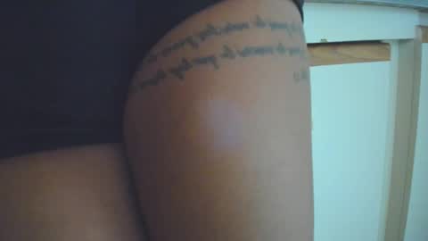 Snapshot of julieta__cooper chatting on 12/18/25, 08:37 Juli online show from 12/18/25, 08:37