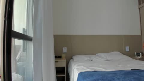 Snapshot of julieta__cooper chatting on 02/11/26, 01:38 Juli online show from 02/11/26, 01:38