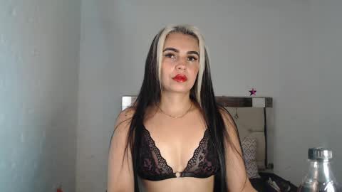 julieta__fox_ online show from 01/12/25, 03:17