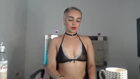julieta__fox_ online show from 01/17/25, 04:28
