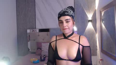 julieta__fox_ online show from 12/20/25, 03:24