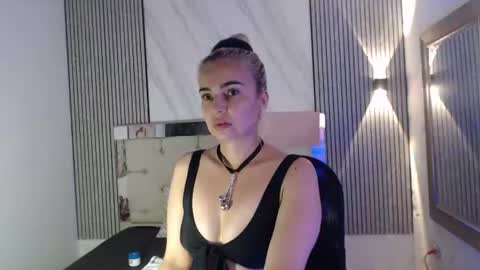 julieta__fox_ online show from 06/29/26, 07:25