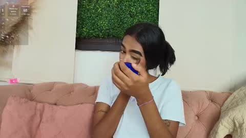 Snapshot of julieta_aguilar chatting on 10/25/25, 07:19 Juli online show from 10/25/25, 07:19