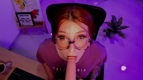 Snapshot of julieta_alves chatting on 05/14/26, 11:17 July online show from 05/14/26, 11:17