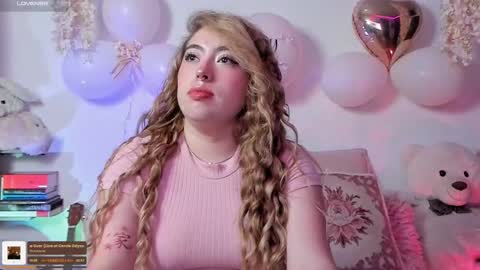 Snapshot of julieta_cooper20 chatting on 01/18/26, 04:05 Juli online show from 01/18/26, 04:05