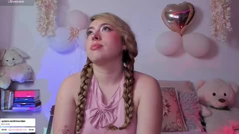 Snapshot of julieta_cooper20 chatting on 02/20/26, 04:20 Juli online show from 02/20/26, 04:20