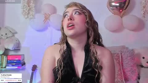 Snapshot of julieta_cooper20 chatting on 02/25/26, 04:00 Juli online show from 02/25/26, 04:00