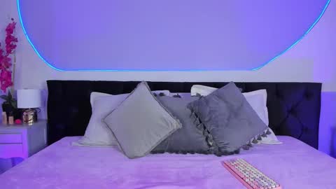 Snapshot of julieta_cortes__ chatting on 09/09/25, 11:54 Julieta online show from 09/09/25, 11:54