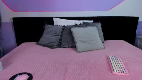 Snapshot of julieta_cortes__ chatting on 12/01/25, 11:59 Julieta online show from 12/01/25, 11:59