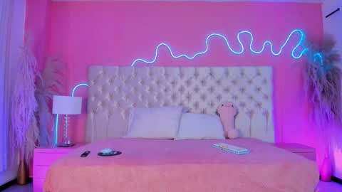 Snapshot of julieta_cortes__ chatting on 02/14/26, 12:13 Julieta online show from 02/14/26, 12:13