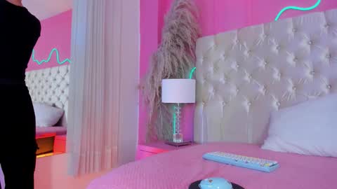 Snapshot of julieta_cortes__ chatting on 03/31/26, 11:43 Julieta online show from 03/31/26, 11:43