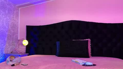 Snapshot of julieta_cortes__ chatting on 04/09/26, 12:10 Julieta online show from 04/09/26, 12:10