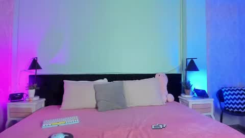 Snapshot of julieta_cortes__ chatting on 04/21/26, 08:12 Julieta online show from 04/21/26, 08:12