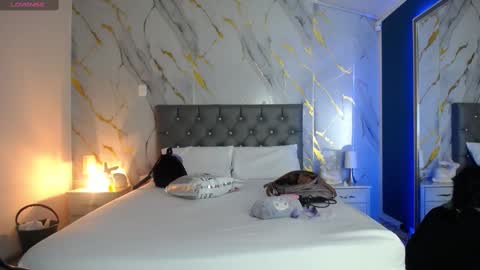 Snapshot of julieta_de_los_angeles chatting on 02/19/25, 03:39 Julieta online show from 02/19/25, 03:39