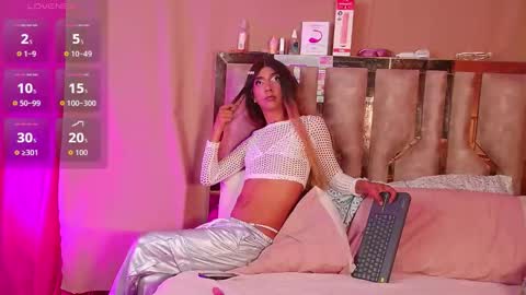 Snapshot of julieta_deluxe chatting on 03/10/26, 06:35 Julieta online show from 03/10/26, 06:35