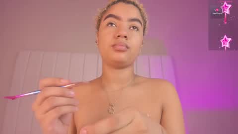 Snapshot of julieta_flower chatting on 01/25/25, 01:19 Julieta IG juietaflower06 online show from 01/25/25, 01:19