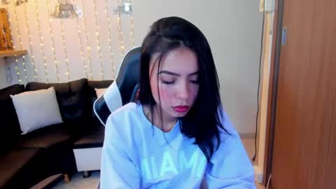 Snapshot of julieta_fn chatting on 04/20/26, 02:53 julieta_fn online show from 04/20/26, 02:53