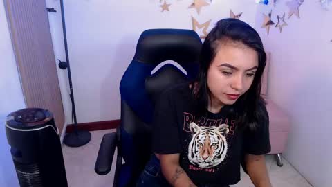 Snapshot of julieta_fn chatting on 04/28/26, 02:44 julieta_fn online show from 04/28/26, 02:44