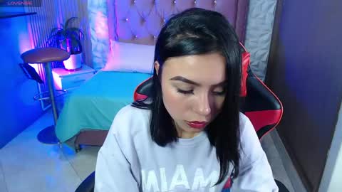 Snapshot of julieta_fn chatting on 04/29/26, 03:27 julieta_fn online show from 04/29/26, 03:27