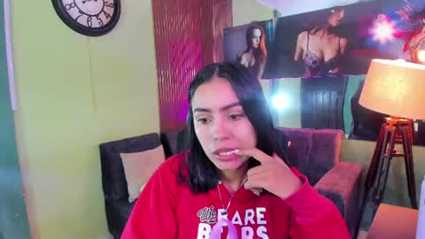 Snapshot of julieta_fn chatting on 06/08/26, 01:44 julieta_fn online show from 06/08/26, 01:44