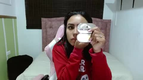 Snapshot of julieta_fn chatting on 07/04/26, 01:06 julieta_fn online show from 07/04/26, 01:06