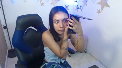 Snapshot of julieta_fn chatting on 07/06/26, 02:14 julieta_fn online show from 07/06/26, 02:14