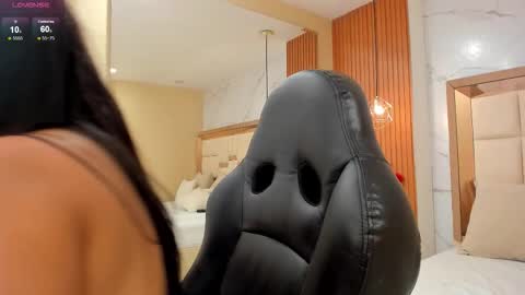     online show from 11/08/25, 10:15