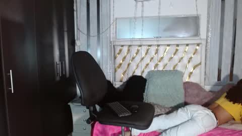 Snapshot of julieta_swet chatting on 09/17/25, 03:41 JULIETA online show from 09/17/25, 03:41