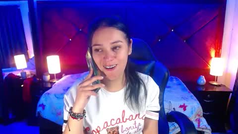 Snapshot of julietacollins06 chatting on 05/06/26, 02:33 julietacollins06 online show from 05/06/26, 02:33