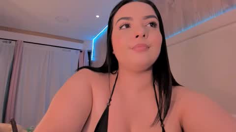 Julieta Vargas online show from 10/08/25, 01:31