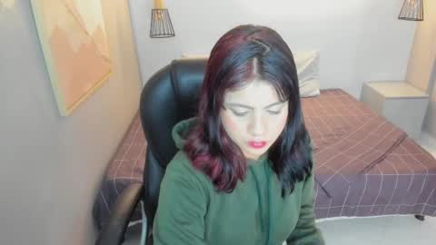 Snapshot of julieth_brown_ chatting on 11/16/25, 12:33 Julieth online show from 11/16/25, 12:33