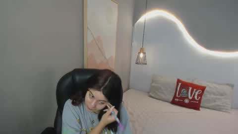 Snapshot of julieth_brown_ chatting on 11/20/25, 06:40 Julieth online show from 11/20/25, 06:40