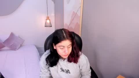 Snapshot of julieth_brown_ chatting on 12/01/25, 07:41 Julieth online show from 12/01/25, 07:41