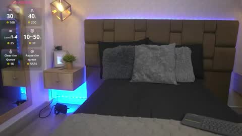 Snapshot of julieth_rojas chatting on 04/14/26, 04:40 julieth_rojas online show from 04/14/26, 04:40