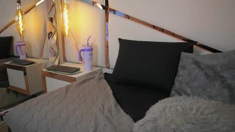 Snapshot of julieth_rojas chatting on 04/15/26, 04:30 julieth_rojas online show from 04/15/26, 04:30