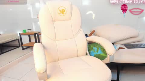 Snapshot of julietha_taylor chatting on 01/10/25, 05:15 Julietha online show from 01/10/25, 05:15