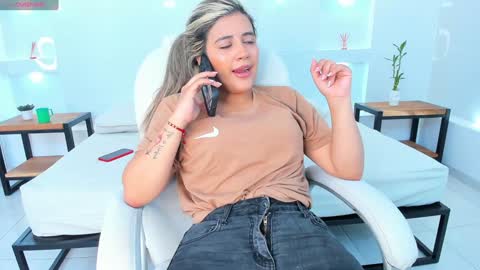 Snapshot of julietha_taylor chatting on 01/15/25, 02:38 Julietha online show from 01/15/25, 02:38