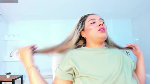 Snapshot of julietha_taylor chatting on 01/18/25, 02:47 Julietha online show from 01/18/25, 02:47