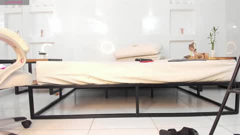 Snapshot of julietha_taylor chatting on 01/21/25, 05:38 Julietha online show from 01/21/25, 05:38