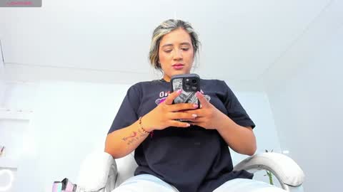 Snapshot of julietha_taylor chatting on 01/25/25, 03:09 Julietha online show from 01/25/25, 03:09