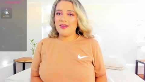 Snapshot of julietha_taylor chatting on 02/07/25, 02:40 Julietha online show from 02/07/25, 02:40