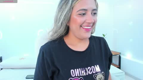 Snapshot of julietha_taylor chatting on 02/08/25, 02:58 Julietha online show from 02/08/25, 02:58