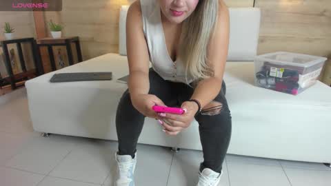 Snapshot of julietha_taylor chatting on 10/14/25, 03:18 Julietha online show from 10/14/25, 03:18