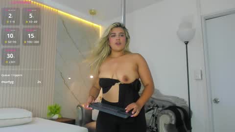 Snapshot of julietha_taylor chatting on 10/17/25, 11:18 Julietha online show from 10/17/25, 11:18