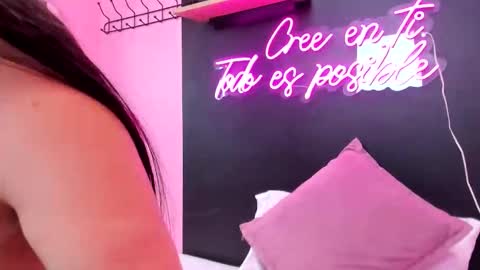 Snapshot of juliethcruz chatting on 11/30/25, 01:37 online show from 11/30/25, 01:37