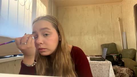 Mia online show from 11/02/25, 11:23