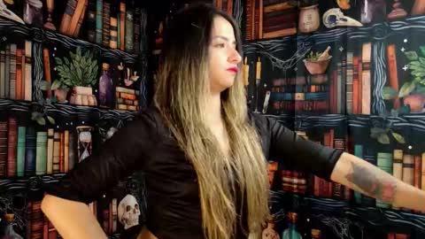 Julietta Jackson online show from 11/25/25, 10:10