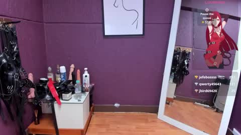 Snapshot of juliettaescobar chatting on 02/19/25, 06:32 online show from 02/19/25, 06:32