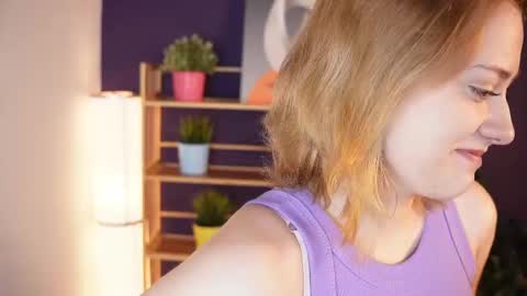 Mia online show from 09/11/25, 03:17