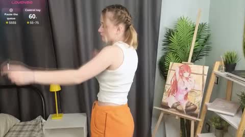 Mia online show from 12/20/25, 03:13